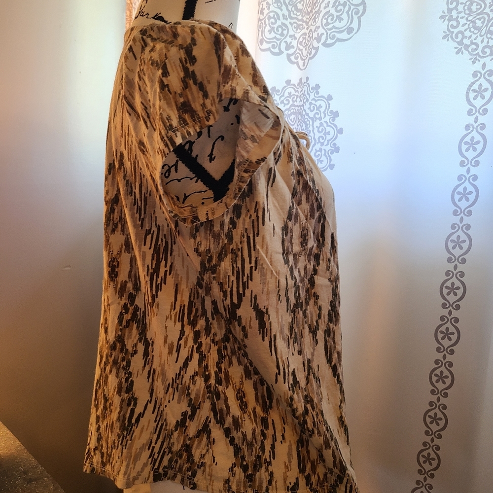 Patterned Blouse - Picture 2 of 4